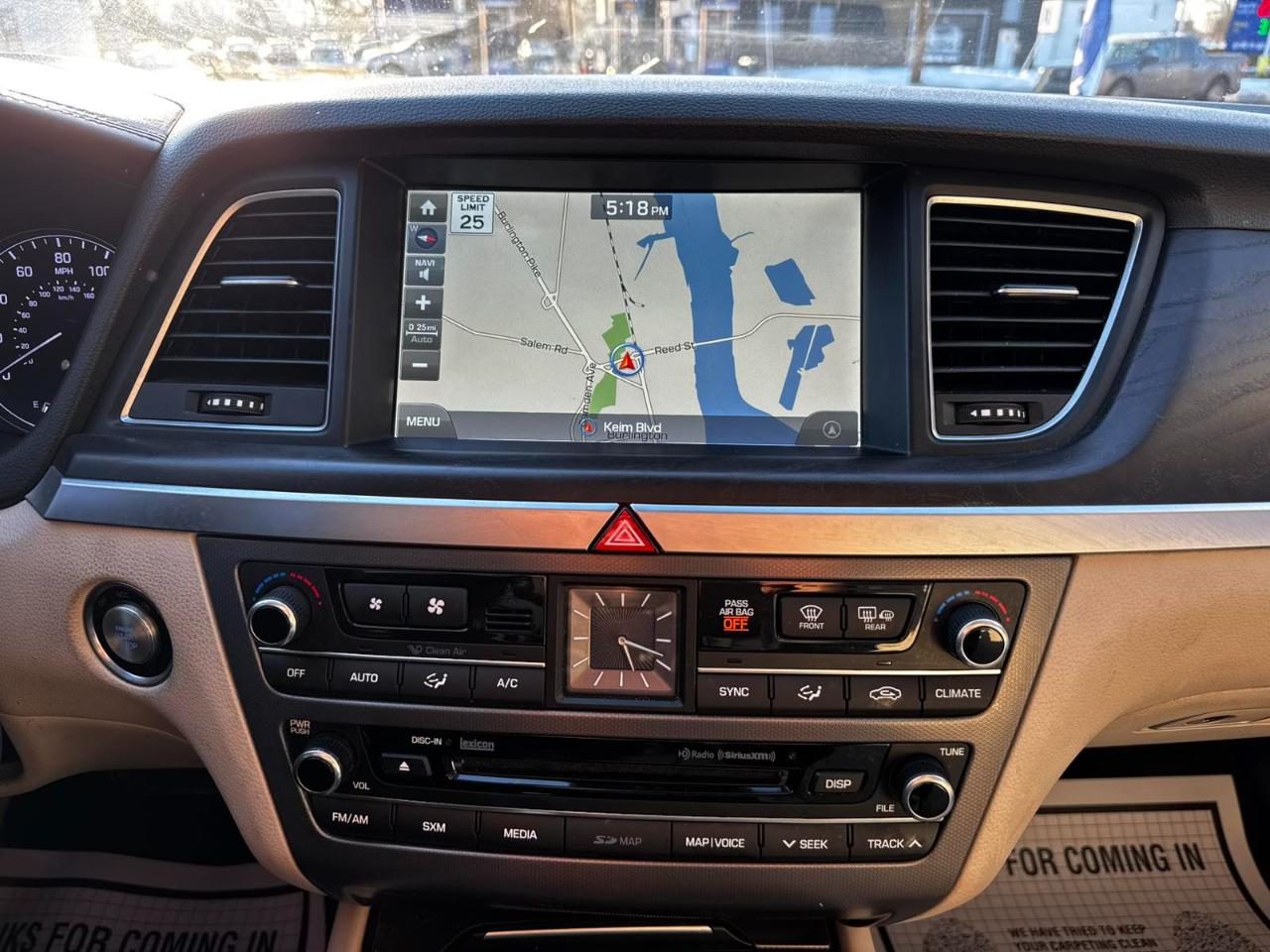 Hyundai Genesis 4dr Sdn V6 3.8L AWD 2016