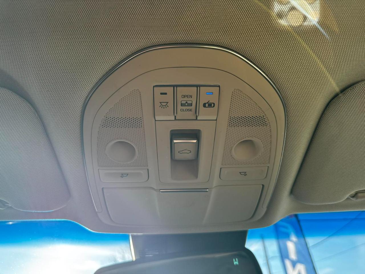 Hyundai Genesis 4dr Sdn V6 3.8L AWD 2016