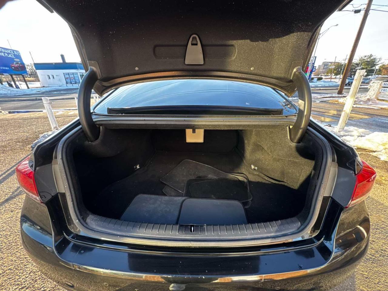 Hyundai Genesis 4dr Sdn V6 3.8L AWD 2016