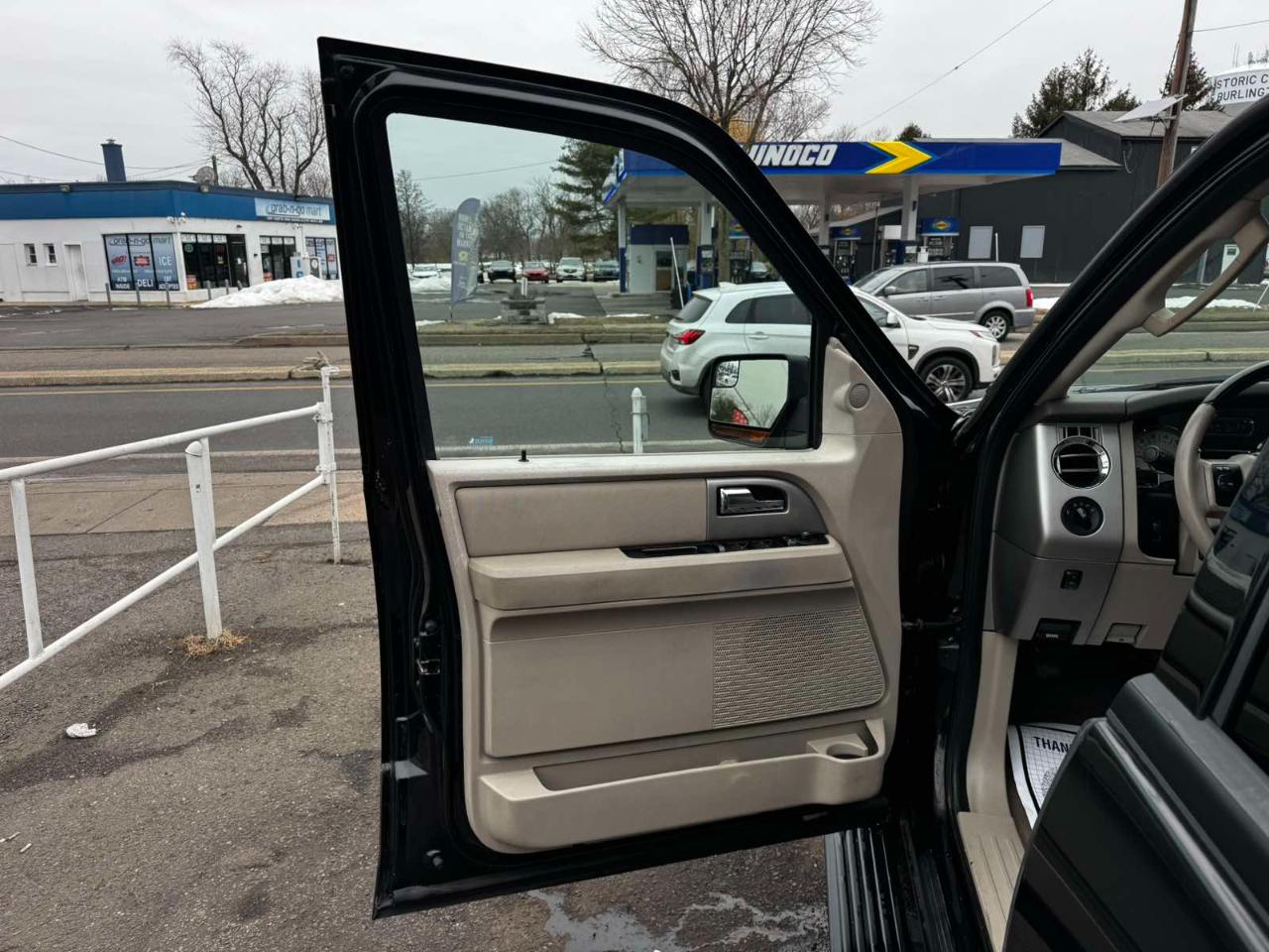 Ford Expedition 4WD 4dr Limited 2013