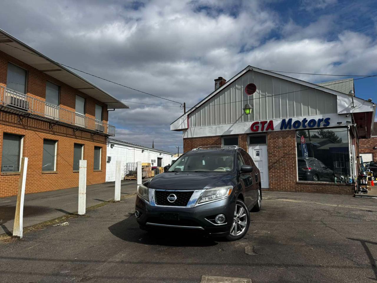 Nissan Pathfinder 2WD 4dr Platinum 2013