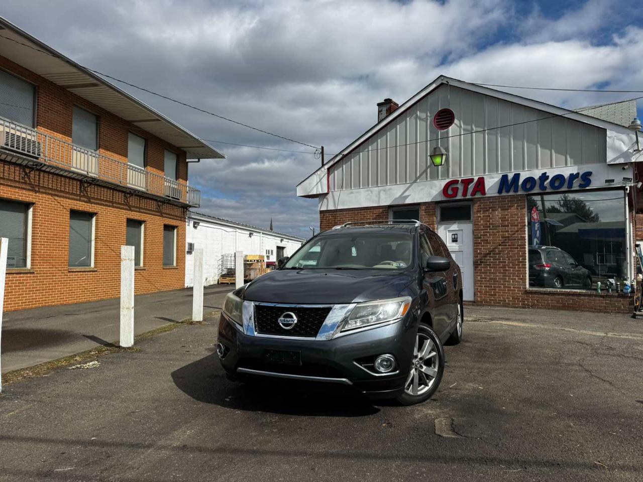 Nissan Pathfinder 2WD 4dr Platinum 2013