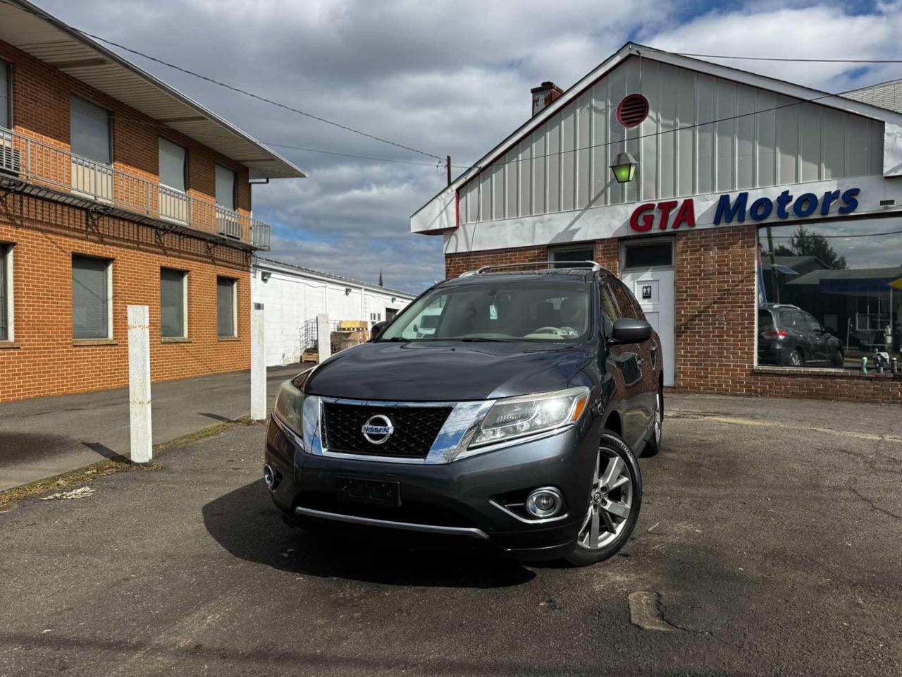 Nissan Pathfinder 2WD 4dr Platinum 2013