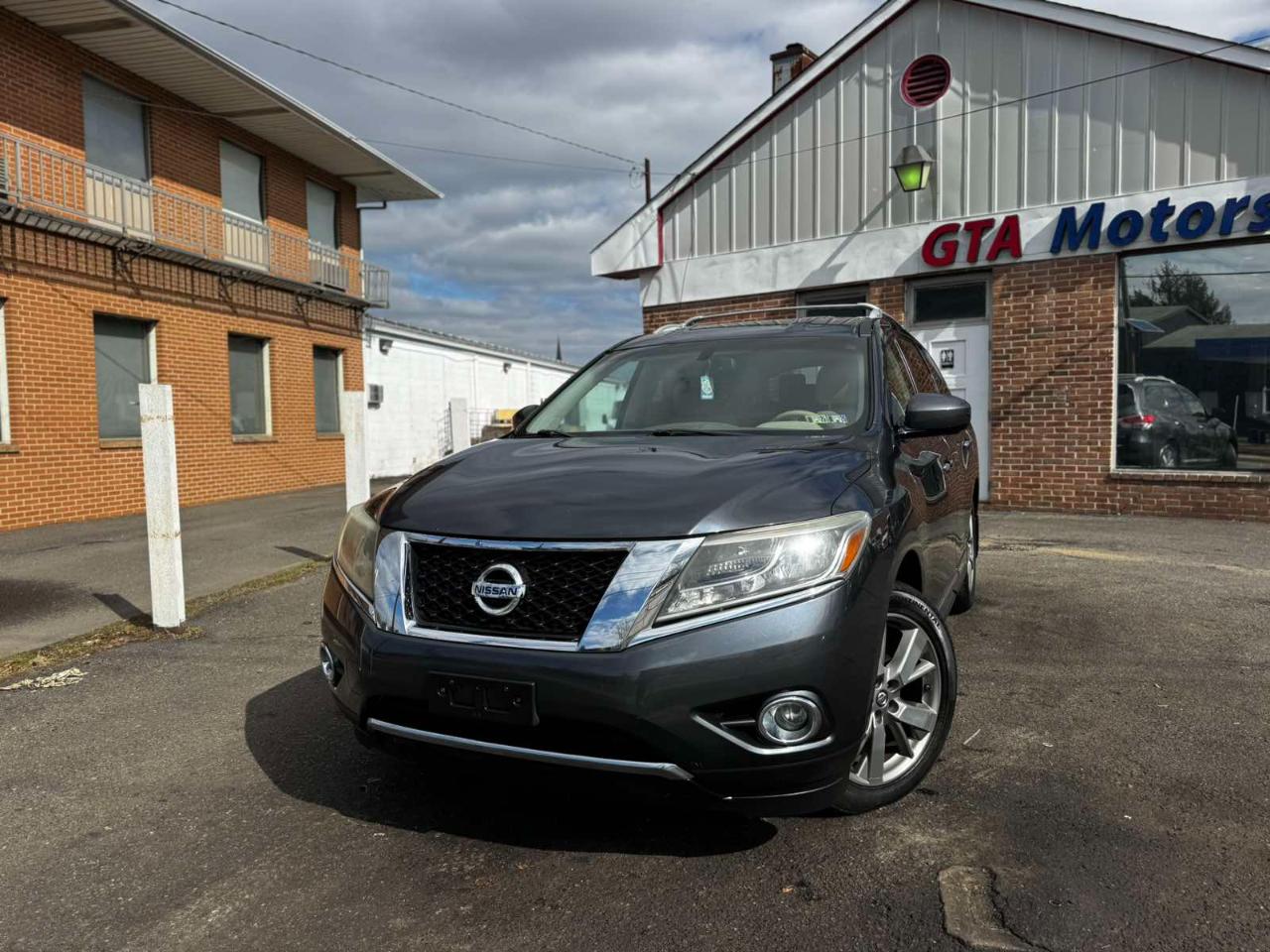 Nissan Pathfinder 2WD 4dr Platinum 2013