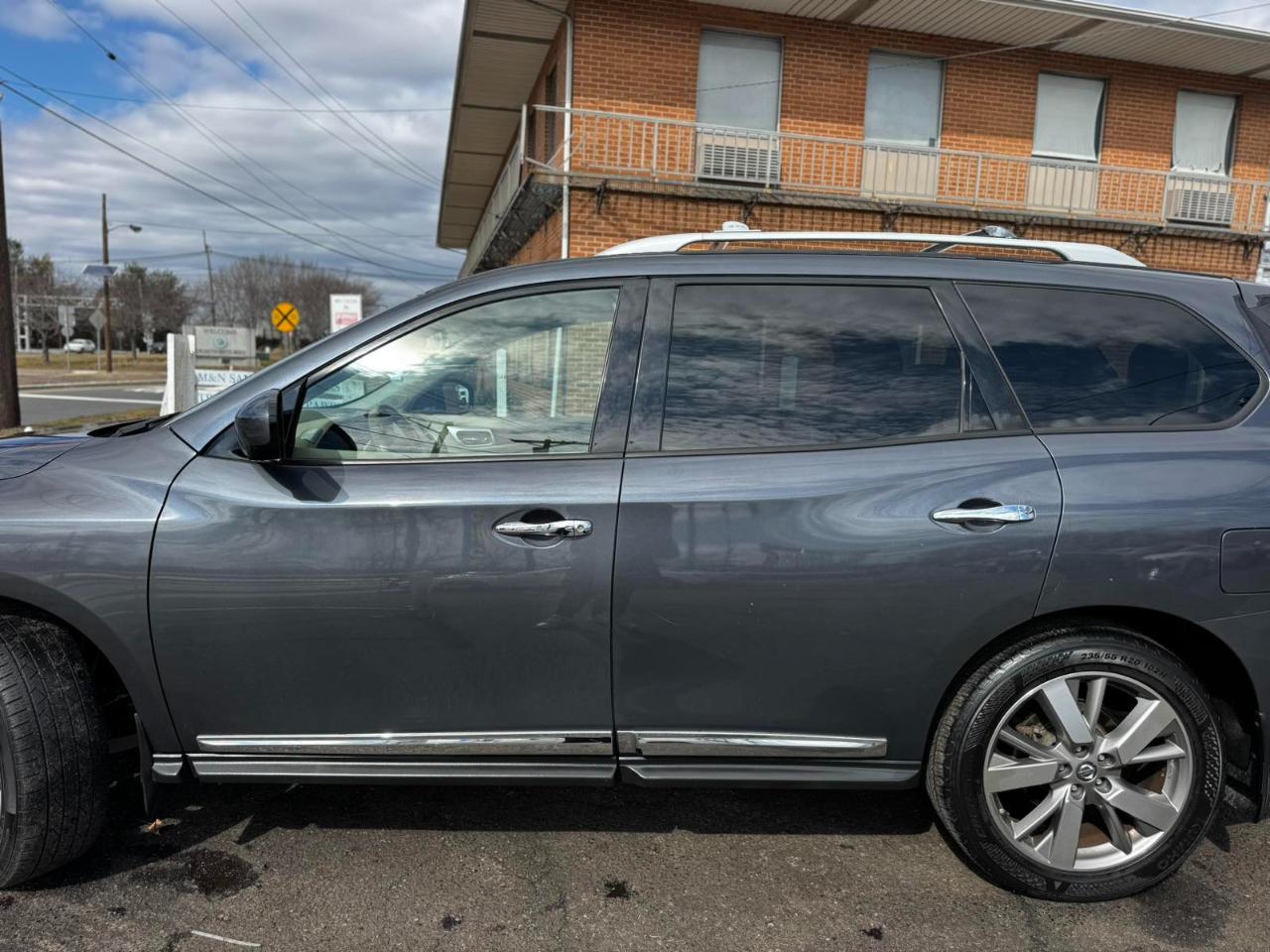 Nissan Pathfinder 2WD 4dr Platinum 2013