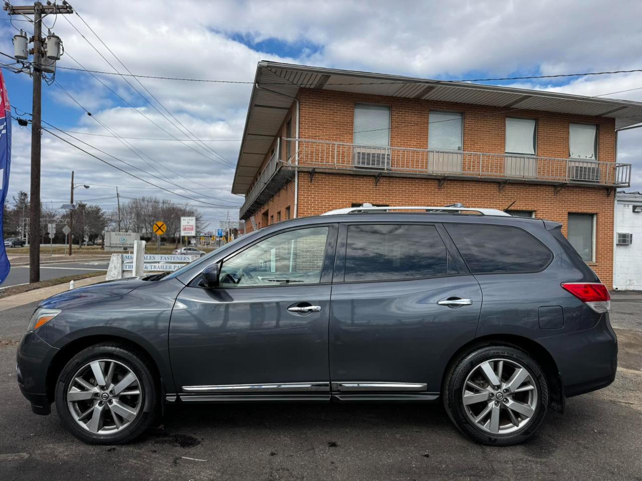 Nissan Pathfinder 2WD 4dr Platinum 2013