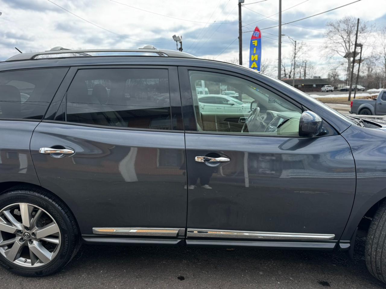 Nissan Pathfinder 2WD 4dr Platinum 2013