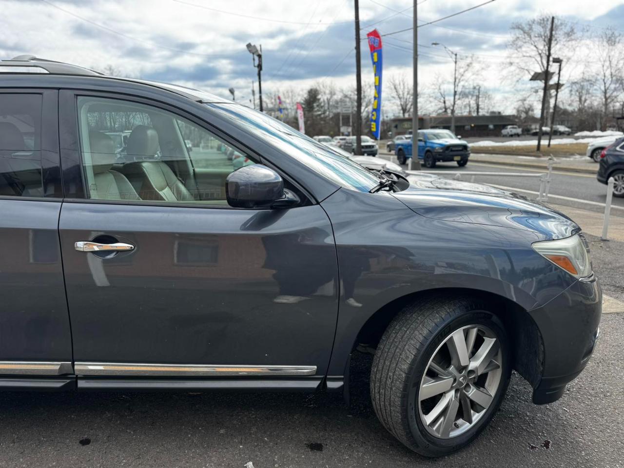 Nissan Pathfinder 2WD 4dr Platinum 2013