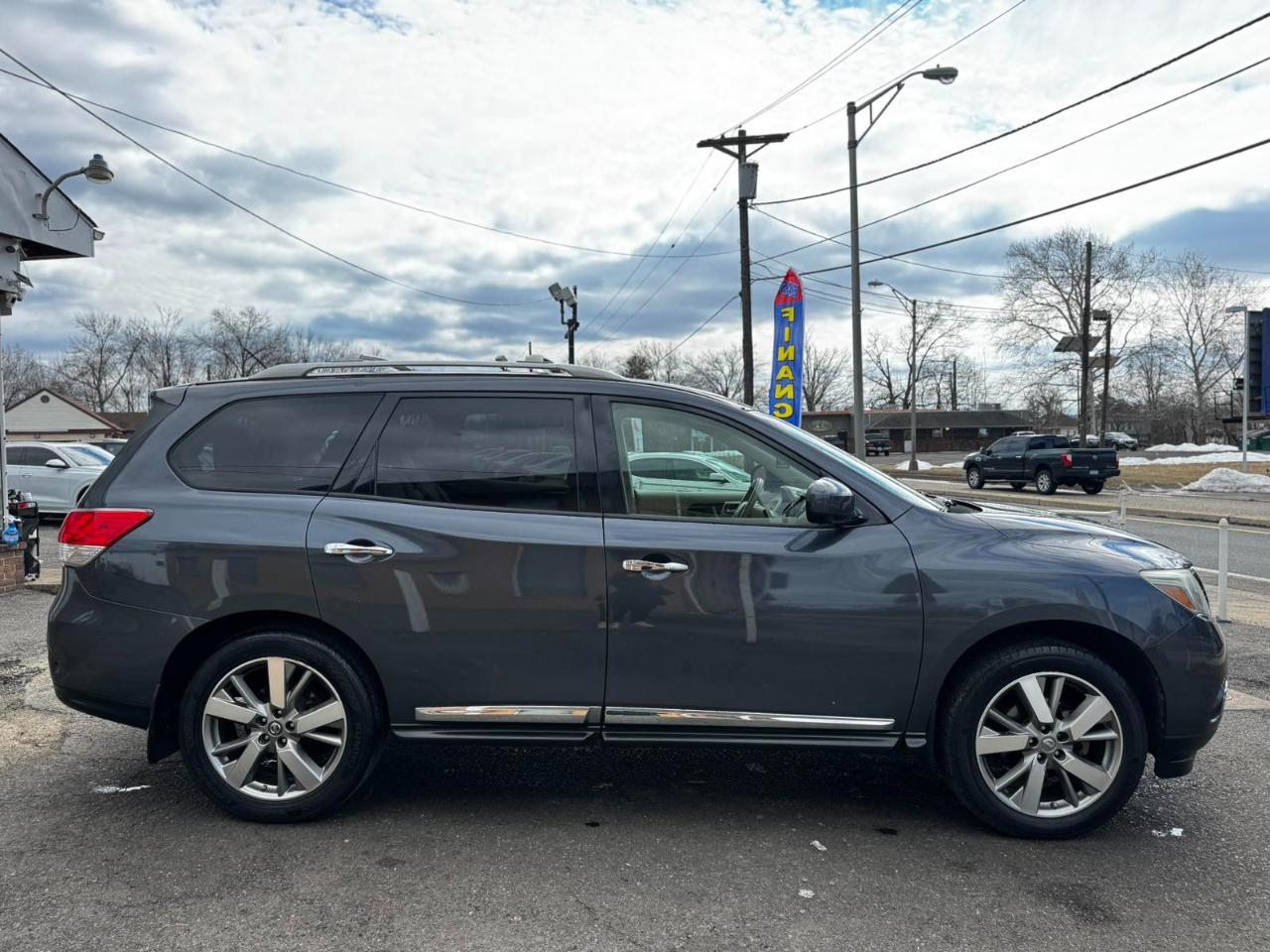 Nissan Pathfinder 2WD 4dr Platinum 2013