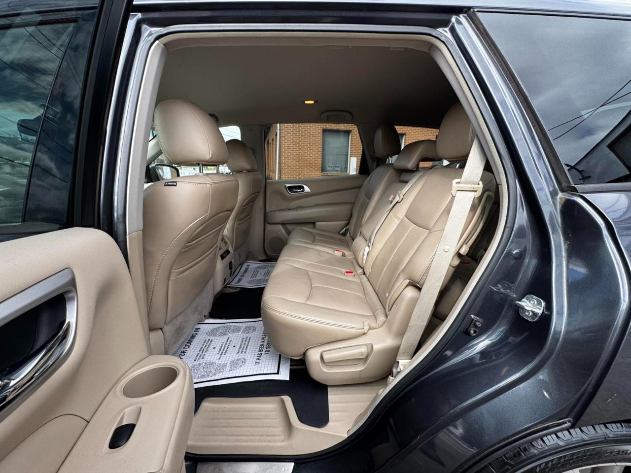 Nissan Pathfinder 2WD 4dr Platinum 2013