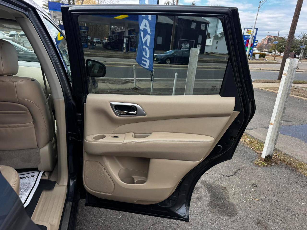 Nissan Pathfinder 2WD 4dr Platinum 2013