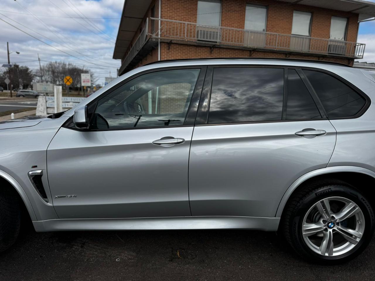 BMW X5 AWD 4dr xDrive50i 2016