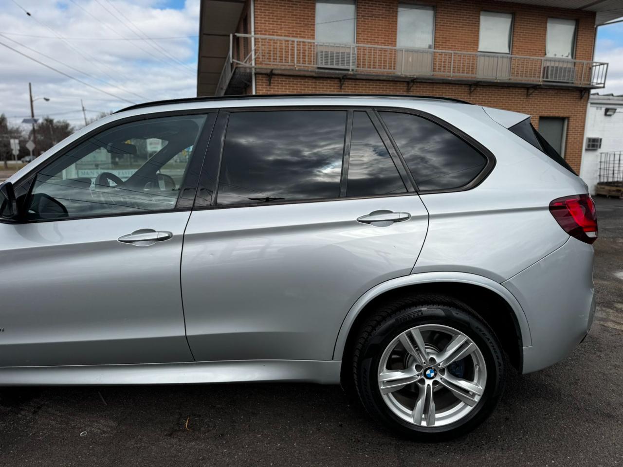 BMW X5 AWD 4dr xDrive50i 2016