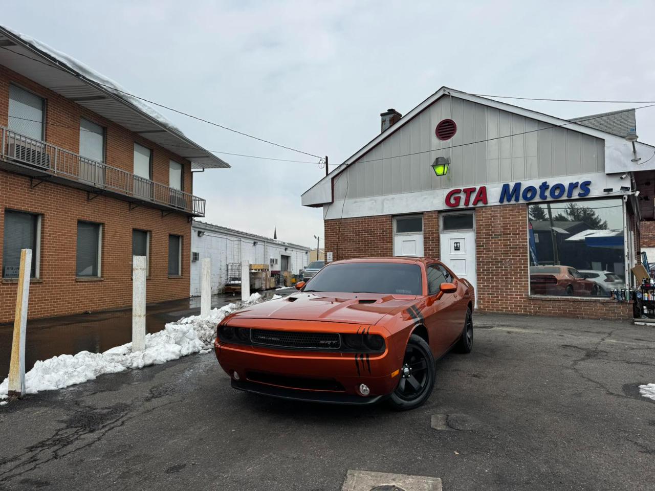 Dodge Challenger 2dr Cpe 2011