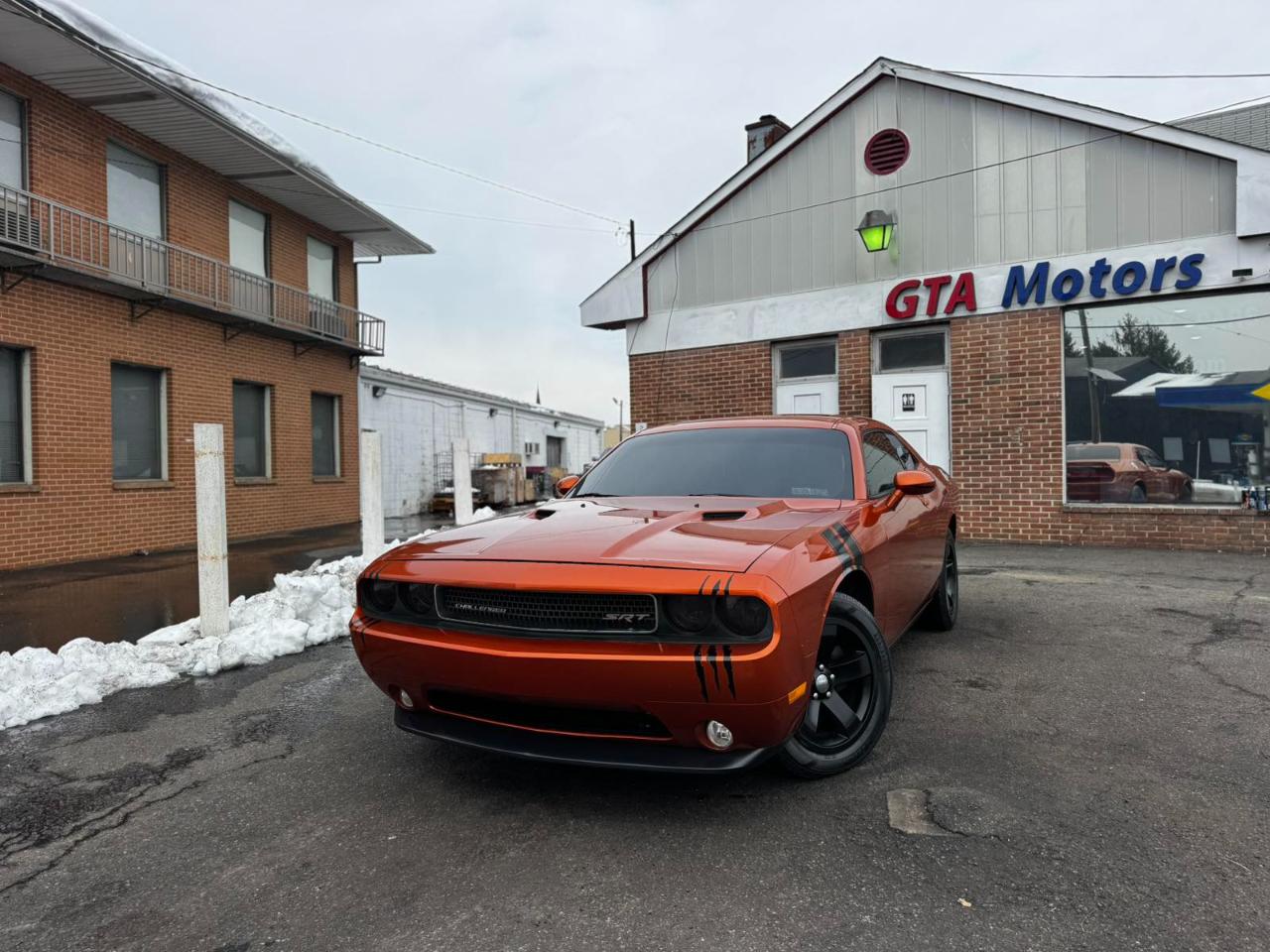 Dodge Challenger 2dr Cpe 2011