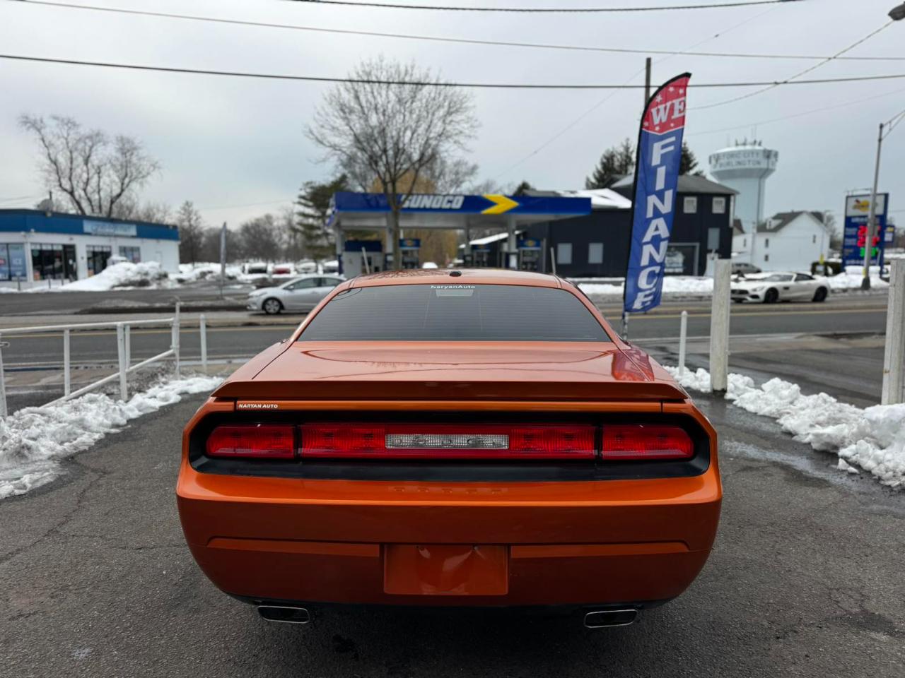 Dodge Challenger 2dr Cpe 2011