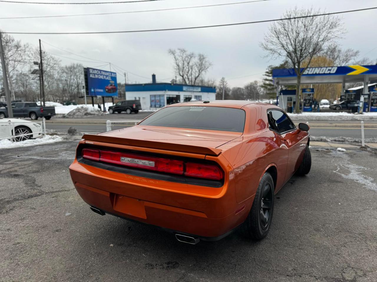 Dodge Challenger 2dr Cpe 2011