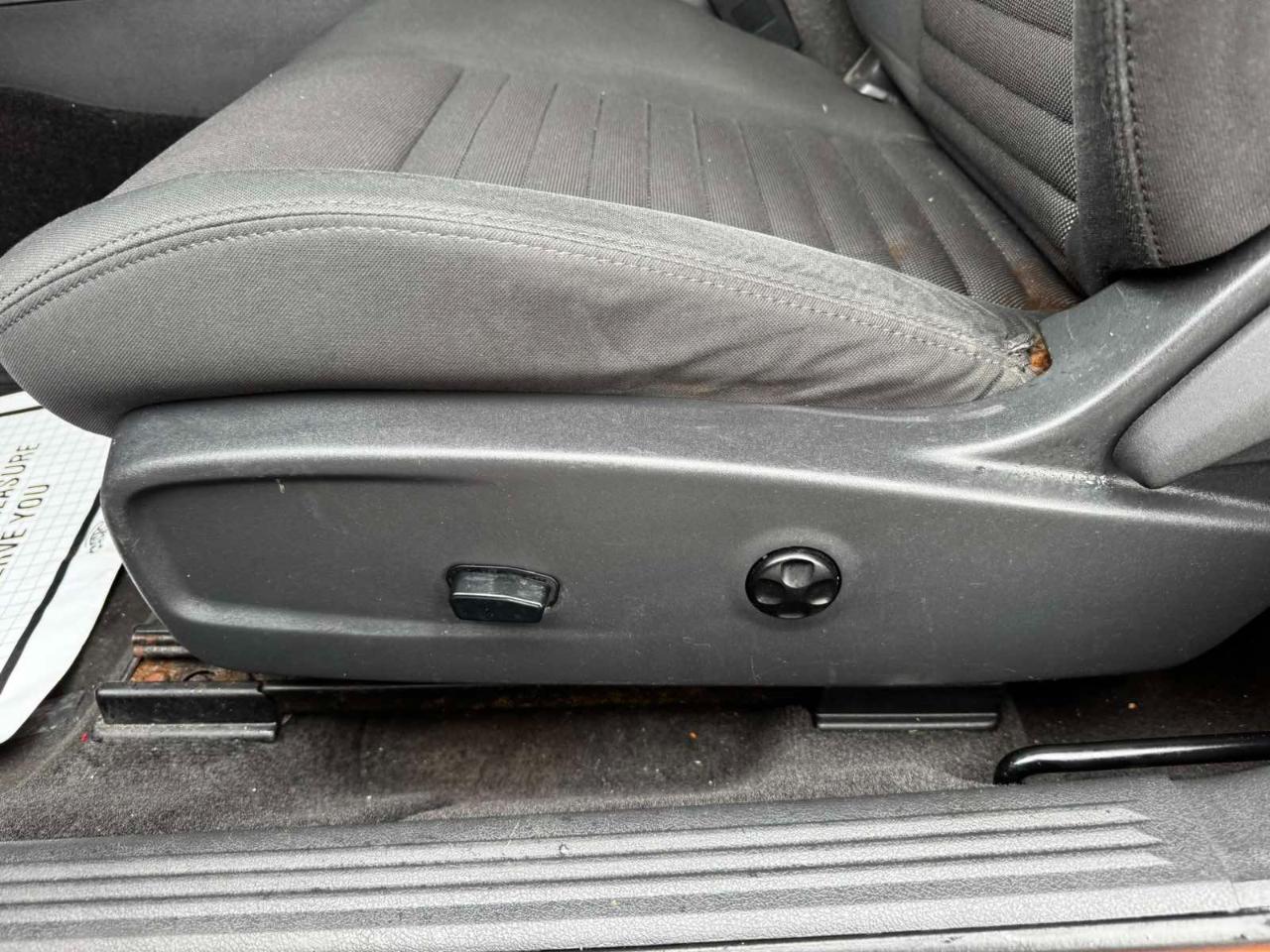 Dodge Challenger 2dr Cpe 2011