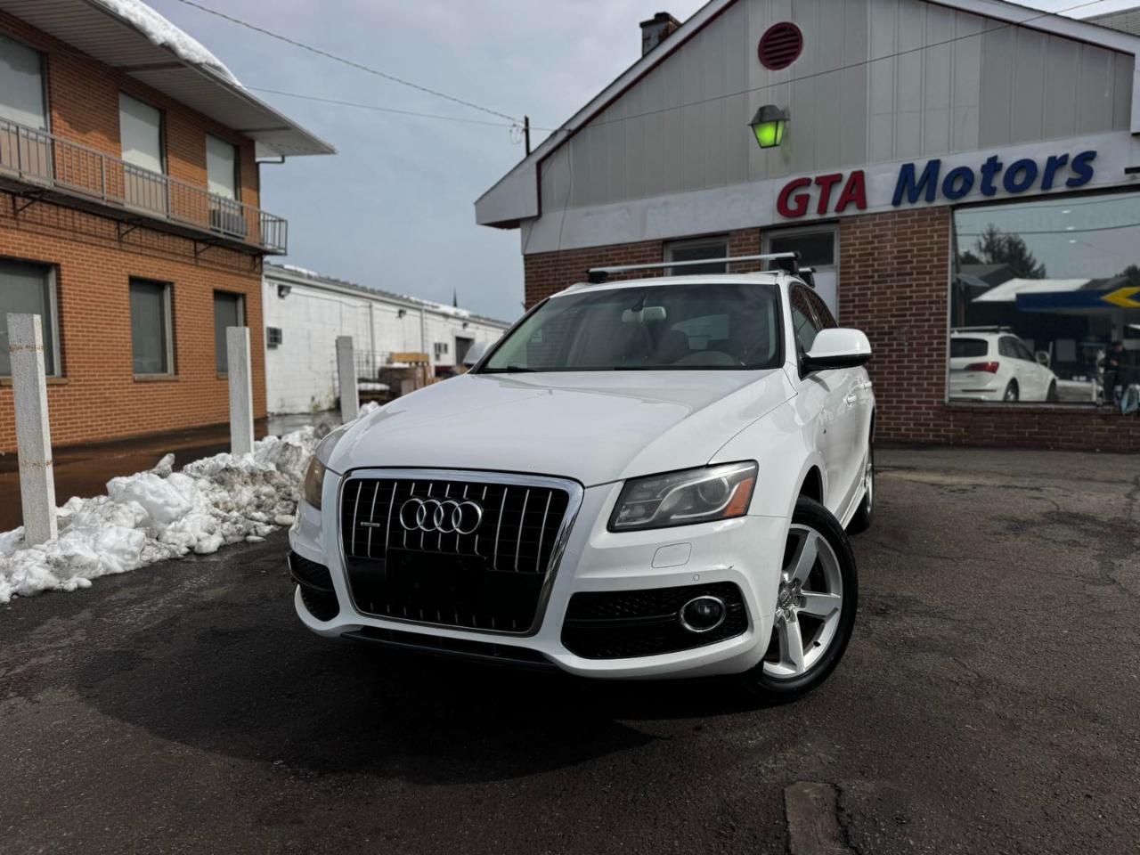 Audi Q5 quattro 4dr 3.2L Premium Plus 2011