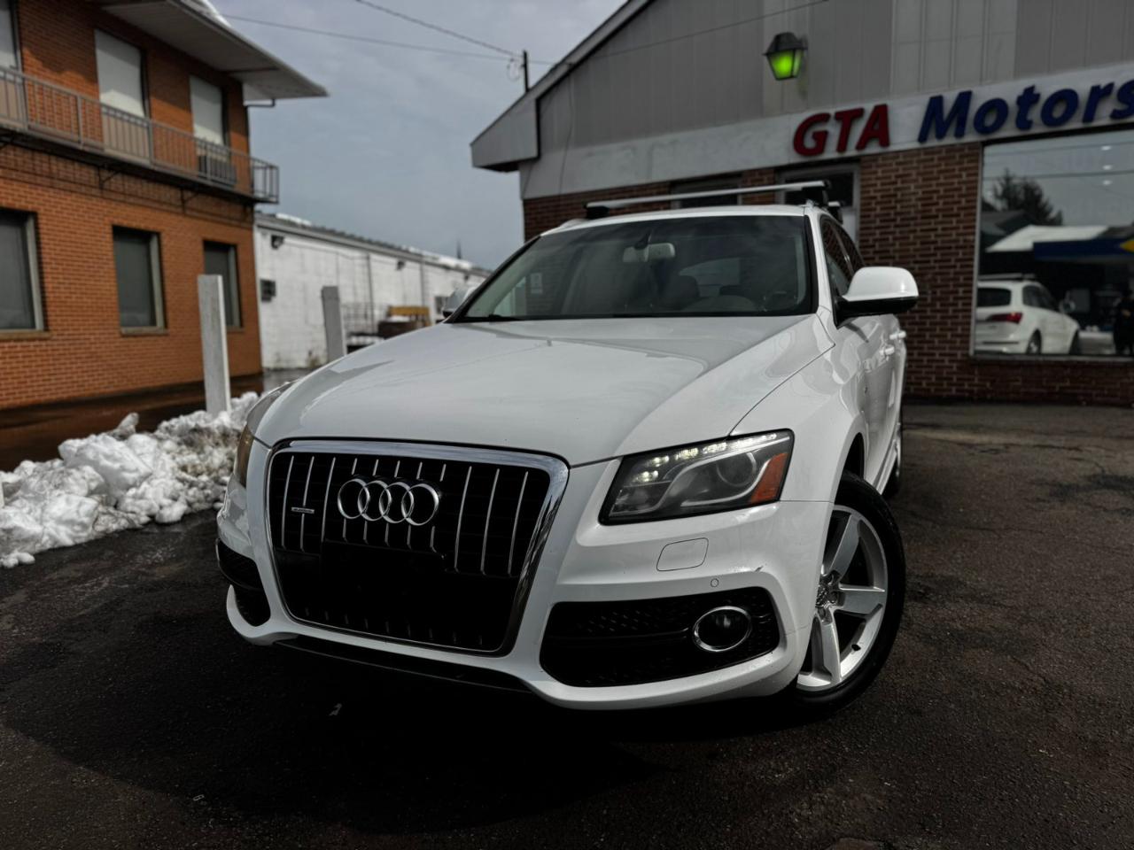 Audi Q5 quattro 4dr 3.2L Premium Plus 2011