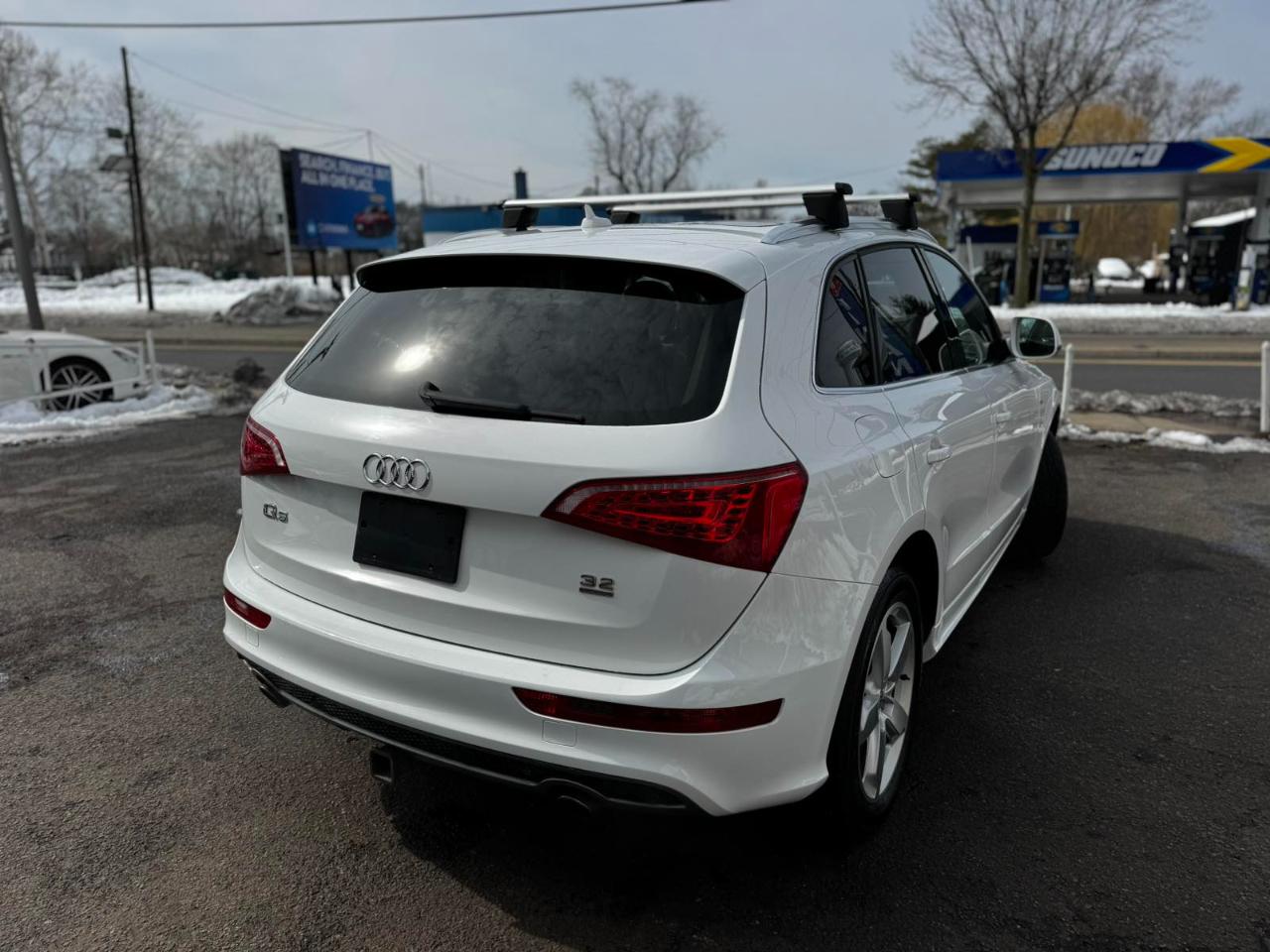 Audi Q5 quattro 4dr 3.2L Premium Plus 2011