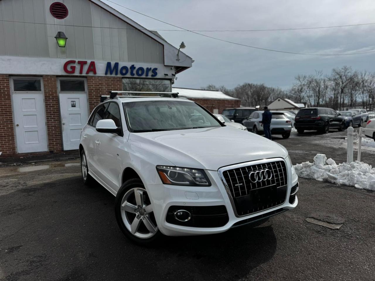 Audi Q5 quattro 4dr 3.2L Premium Plus 2011