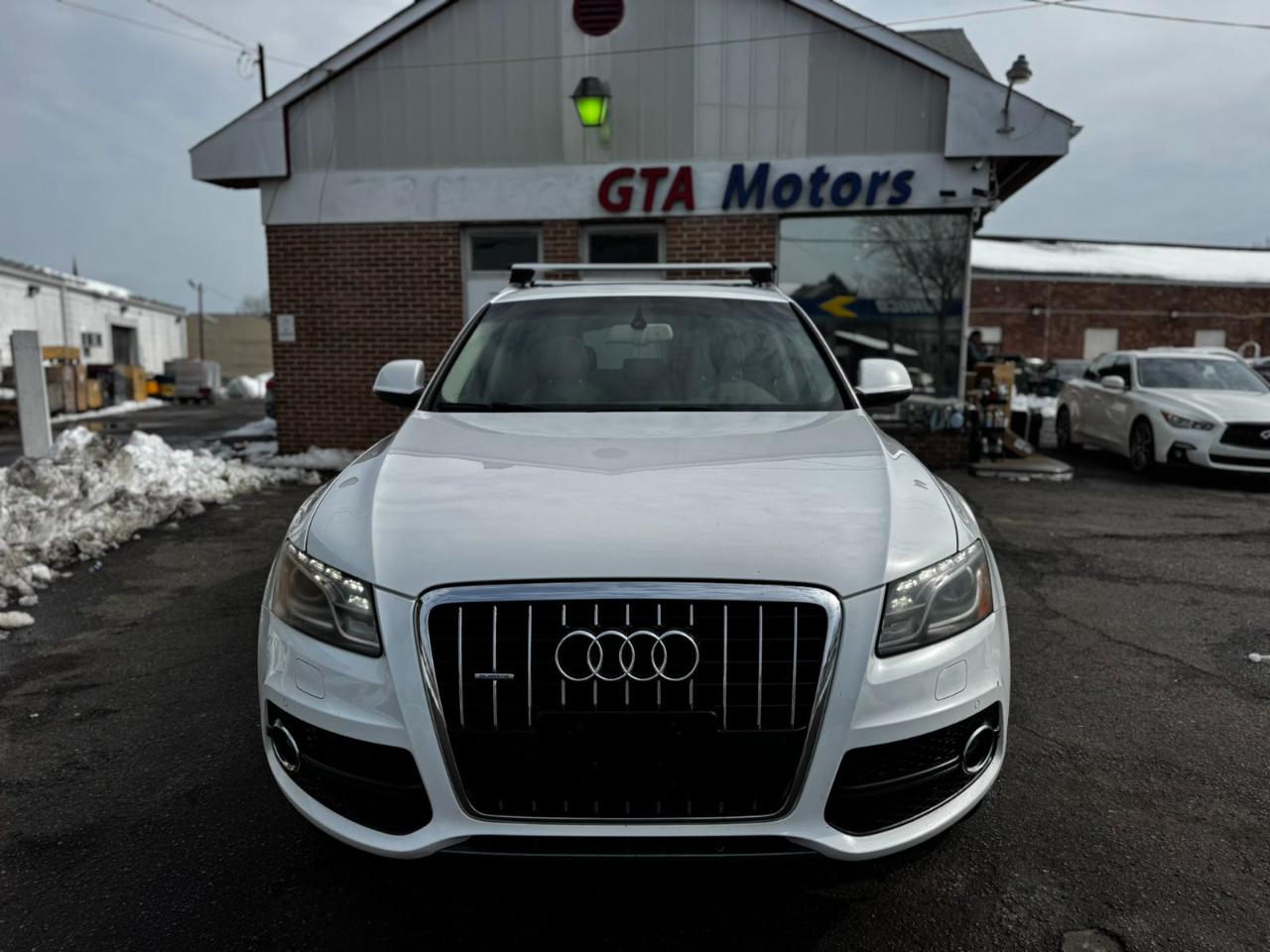 Audi Q5 quattro 4dr 3.2L Premium Plus 2011