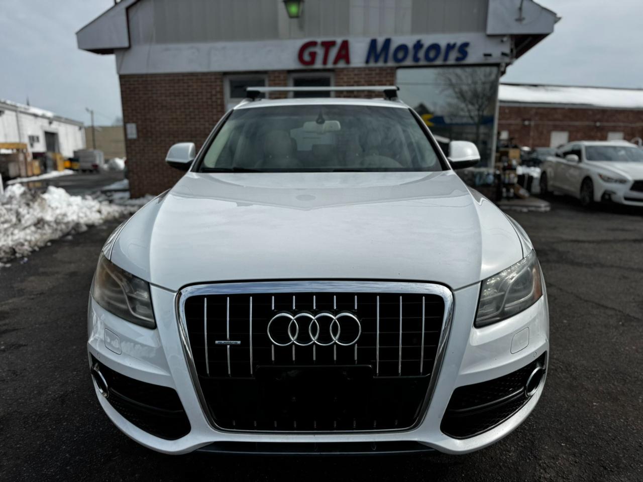 Audi Q5 quattro 4dr 3.2L Premium Plus 2011