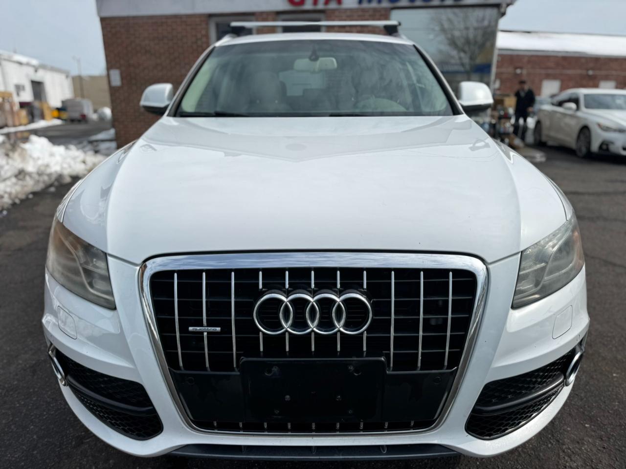 Audi Q5 quattro 4dr 3.2L Premium Plus 2011