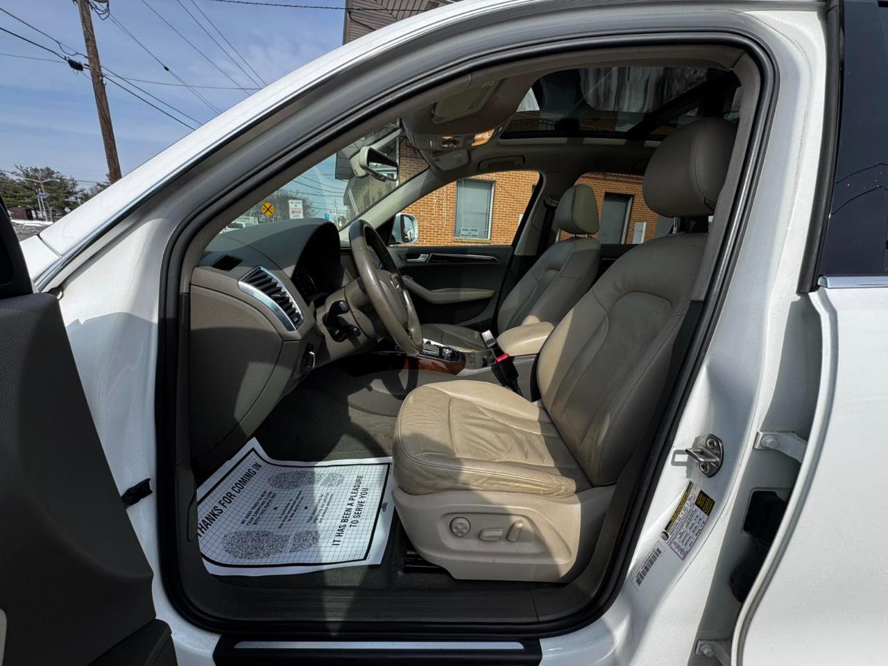 Audi Q5 quattro 4dr 3.2L Premium Plus 2011