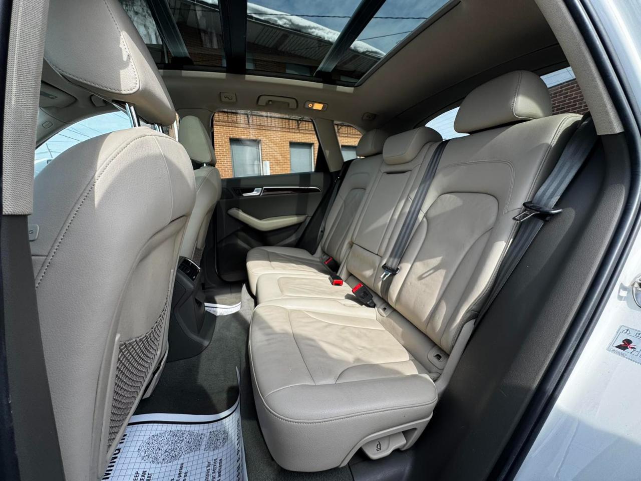 Audi Q5 quattro 4dr 3.2L Premium Plus 2011