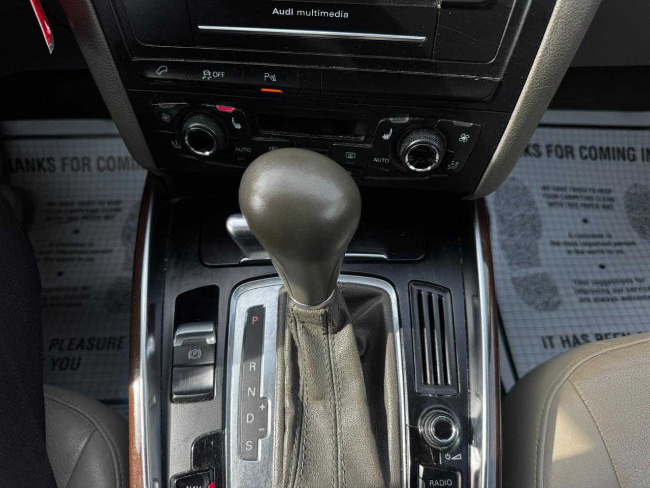 Audi Q5 quattro 4dr 3.2L Premium Plus 2011