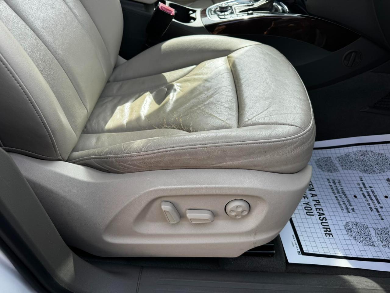 Audi Q5 quattro 4dr 3.2L Premium Plus 2011