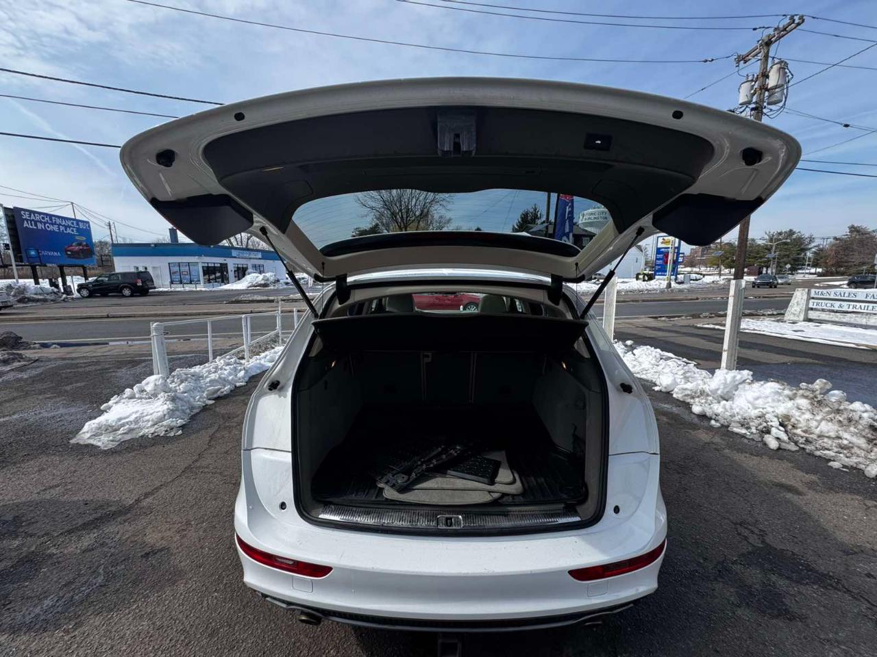 Audi Q5 quattro 4dr 3.2L Premium Plus 2011