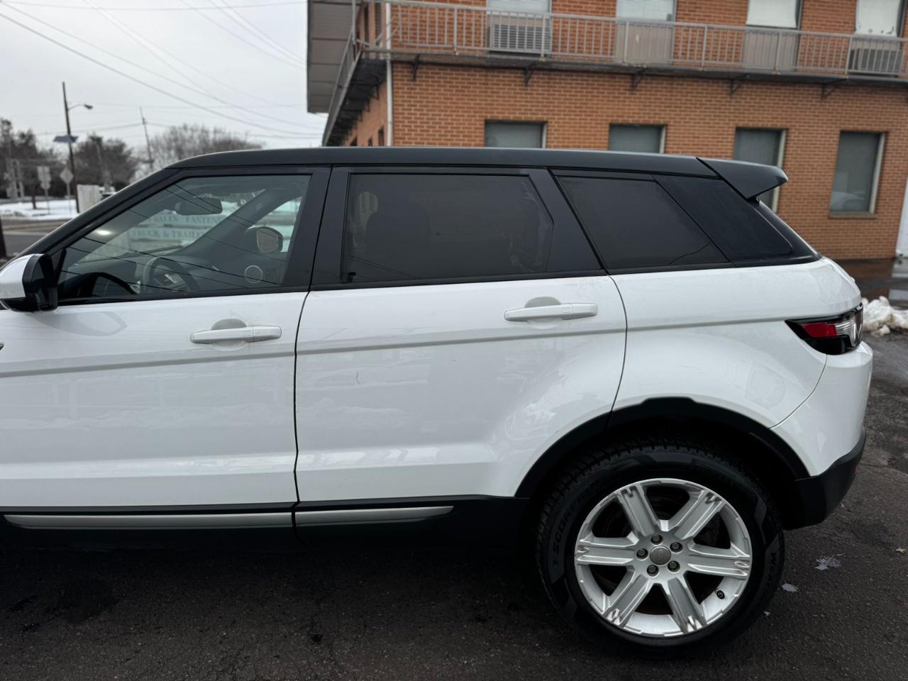 Land Rover Range Rover Evoque 5dr HB Pure Plus 2014
