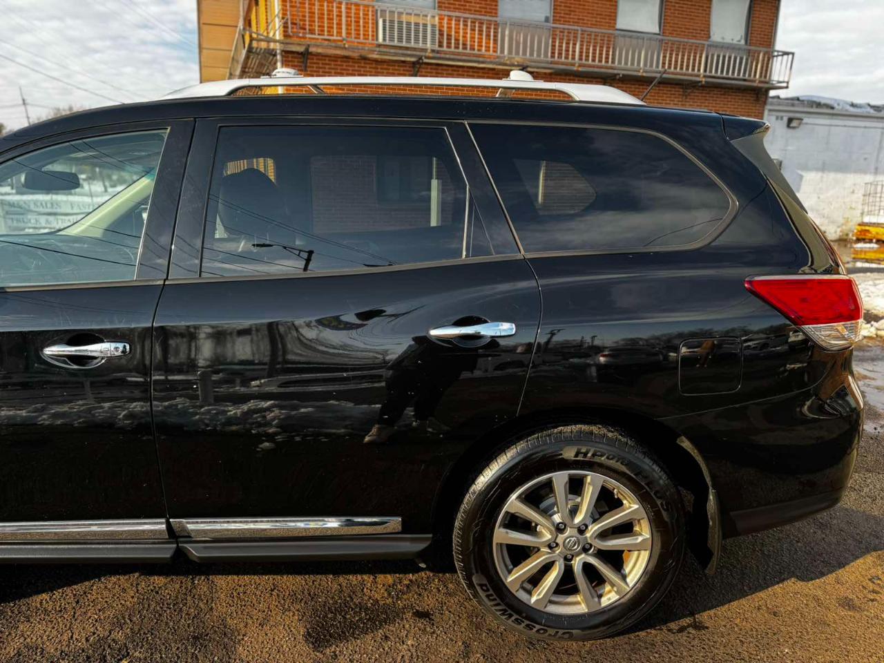 Nissan Pathfinder 4WD 4dr SL 2014