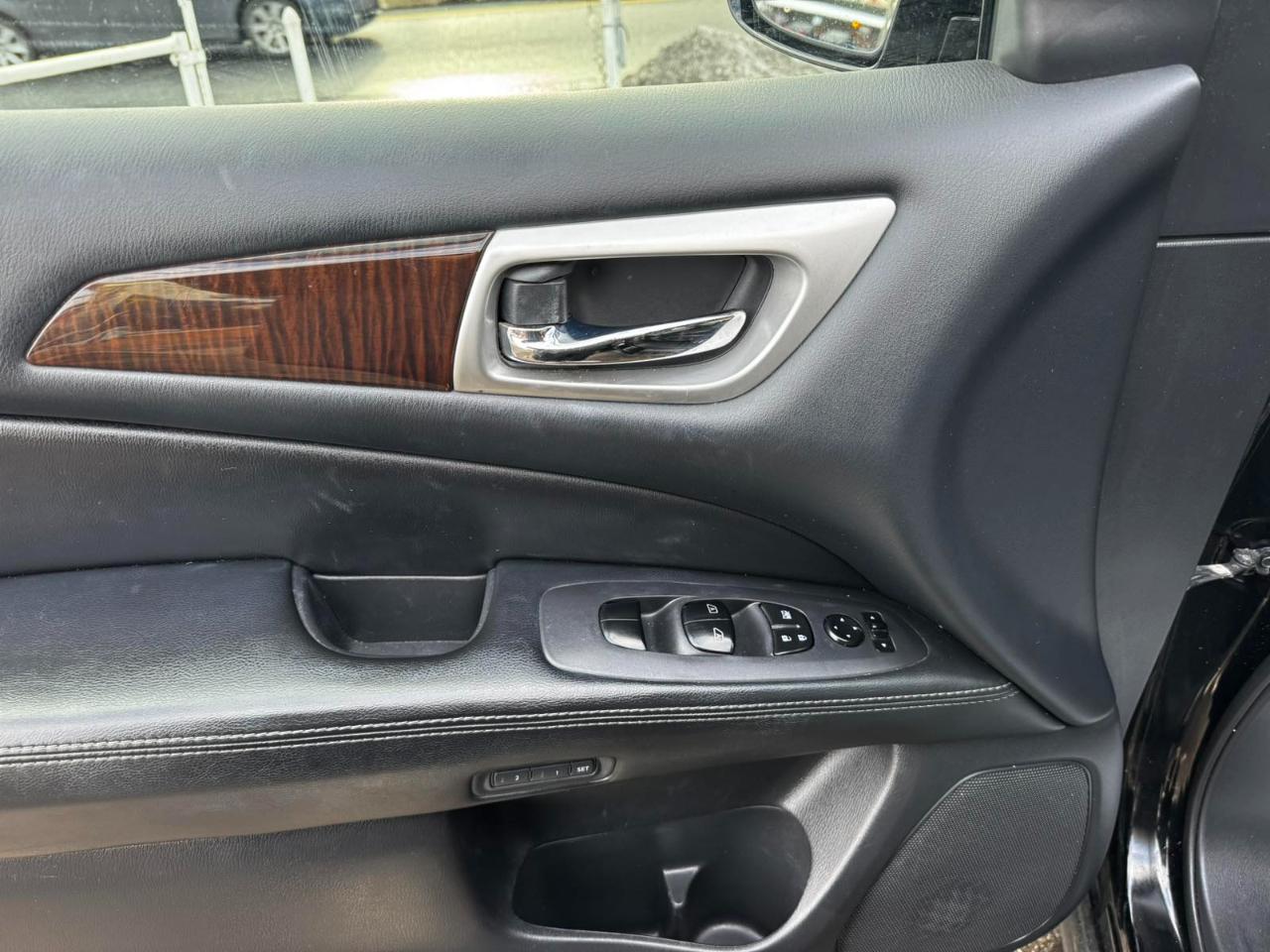 Nissan Pathfinder 4WD 4dr SL 2014