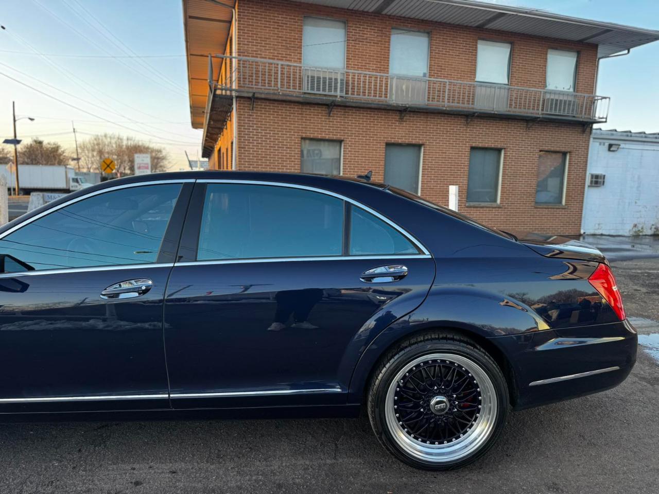 Mercedes-Benz S-Class 4dr Sdn S 550 4MATIC 2013