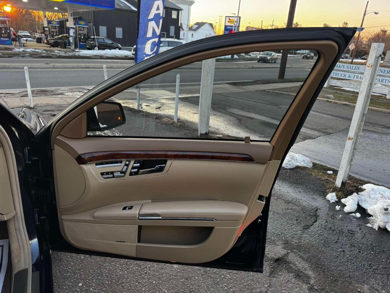 Mercedes-Benz S-Class 4dr Sdn S 550 4MATIC 2013