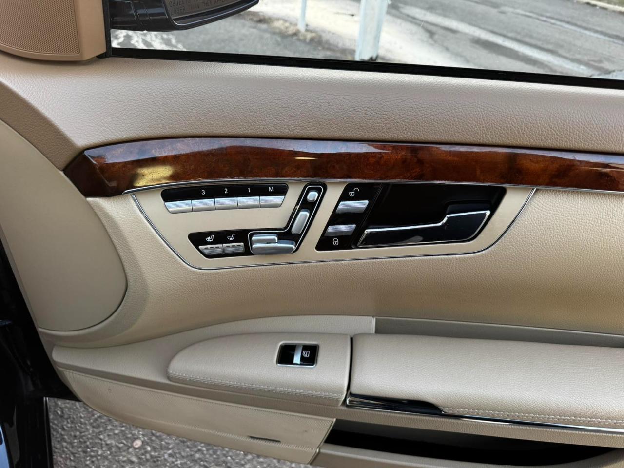 Mercedes-Benz S-Class 4dr Sdn S 550 4MATIC 2013