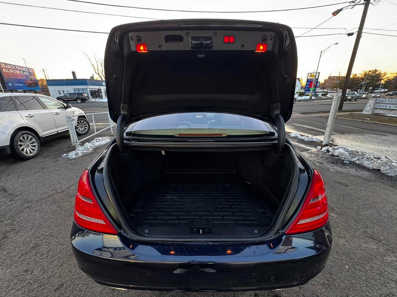 Mercedes-Benz S-Class 4dr Sdn S 550 4MATIC 2013