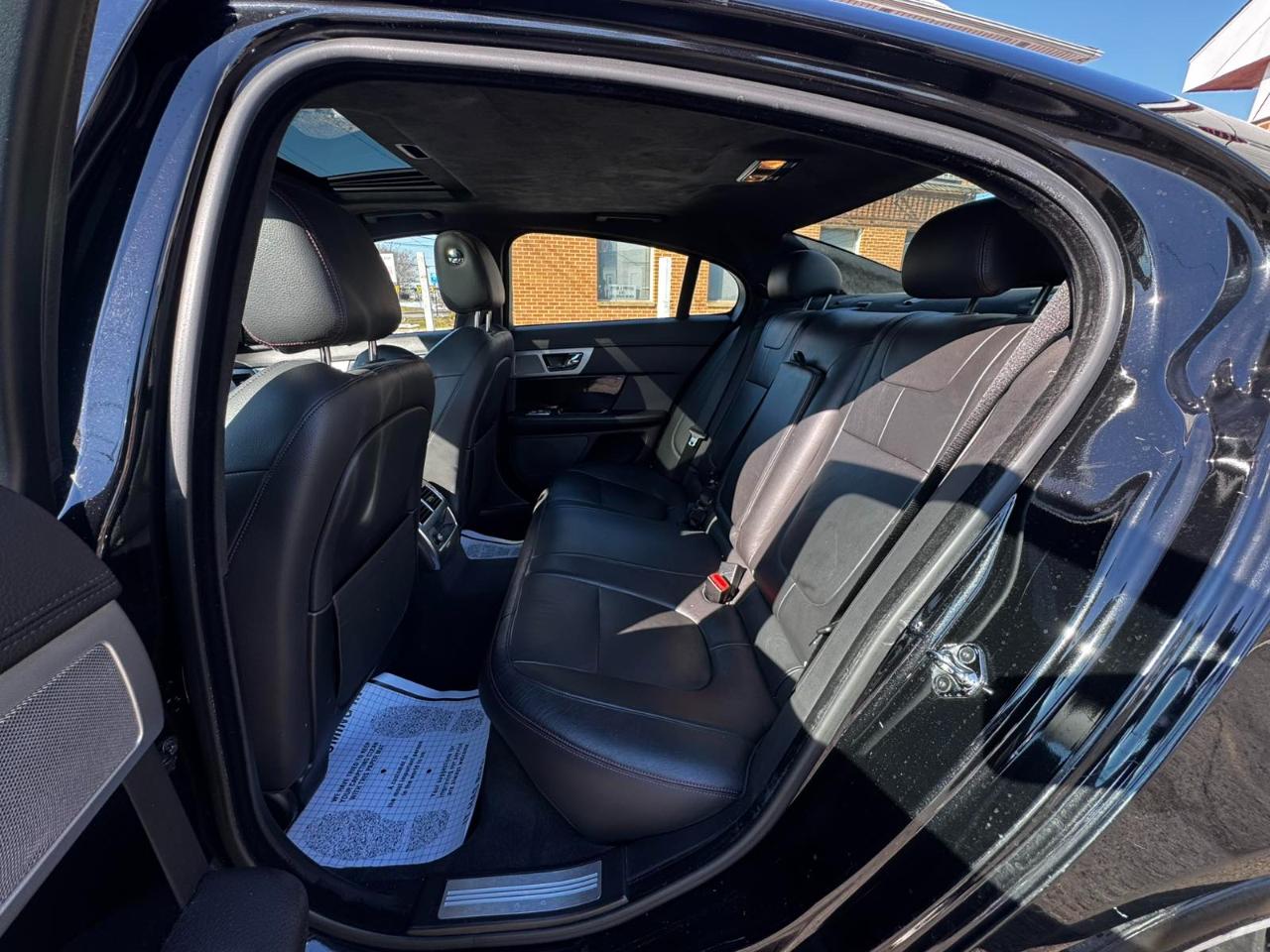 Jaguar XF 4dr Sdn V6 Sport AWD 2015