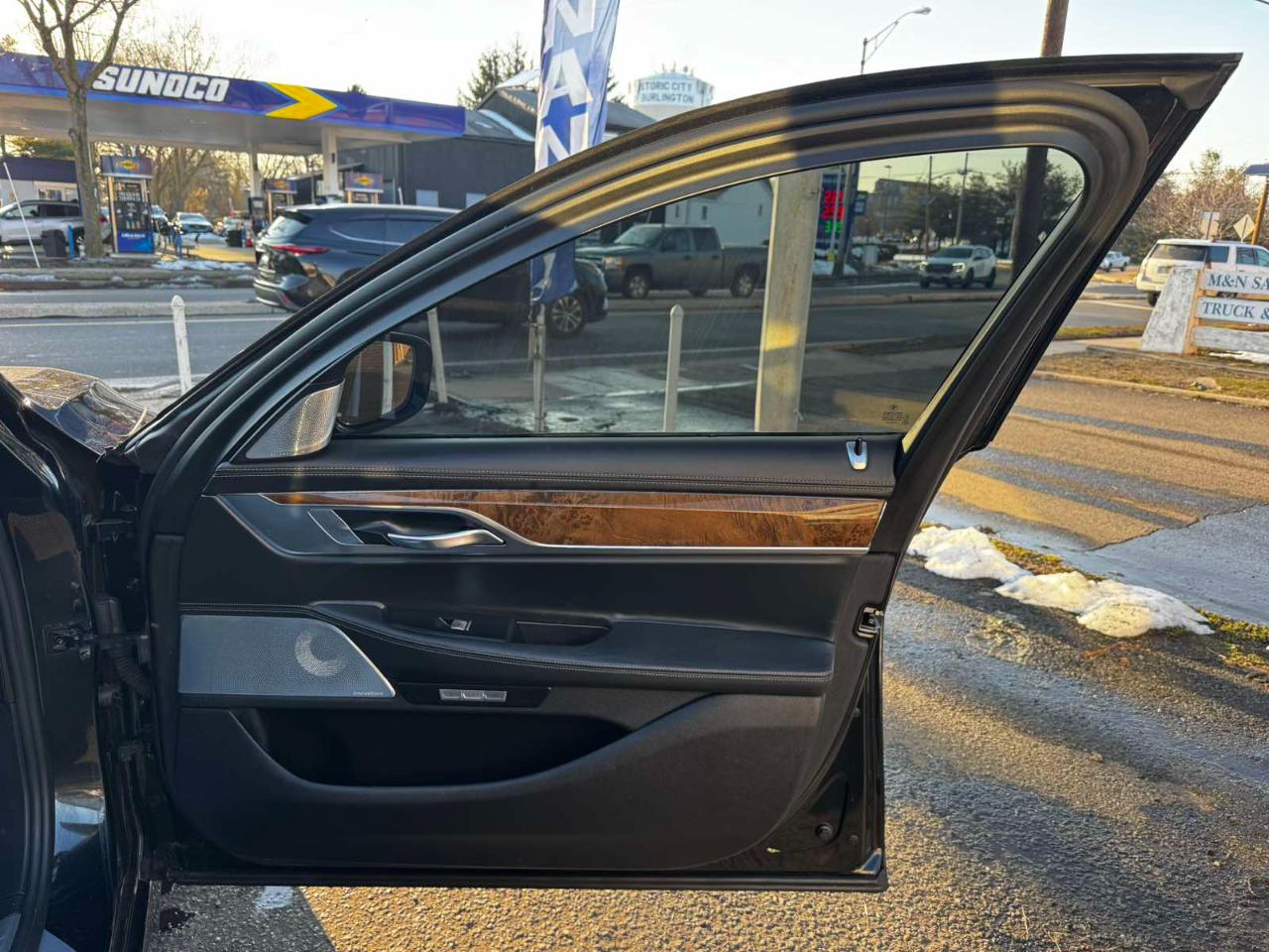 BMW 7 Series 4dr Sdn 740i RWD 2016