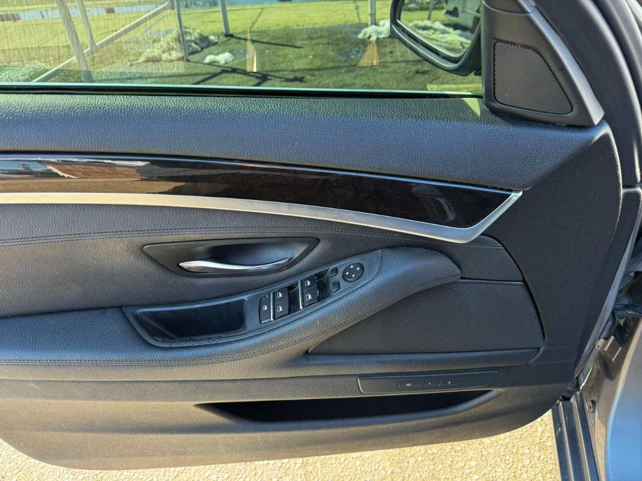 BMW 5 Series 4dr Sdn 528i xDrive AWD 2016