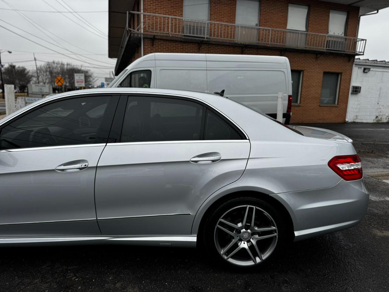 Mercedes-Benz E-Class 4dr Sdn E 550 Sport 4MATIC 2010