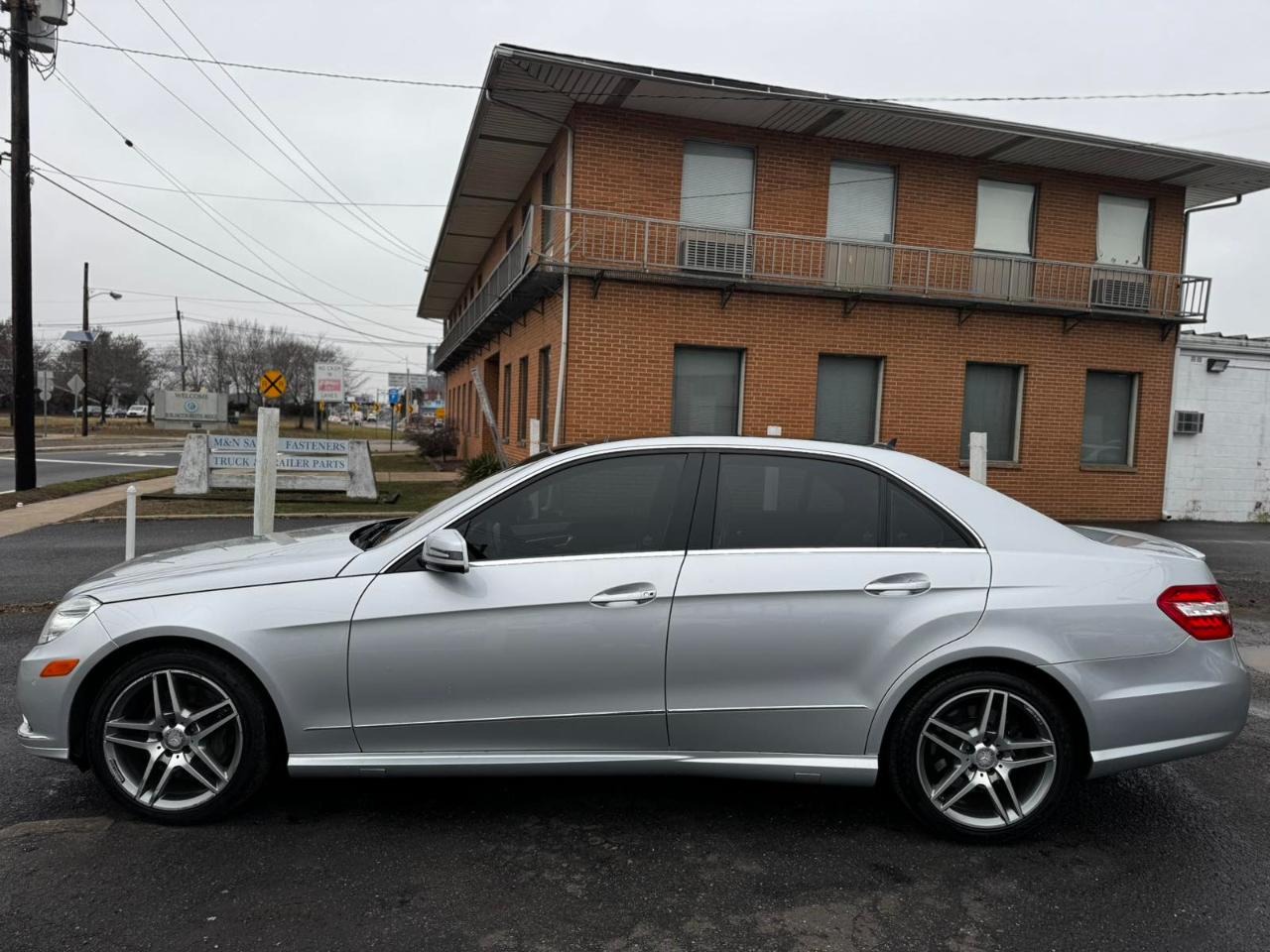 Mercedes-Benz E-Class 4dr Sdn E 550 Sport 4MATIC 2010