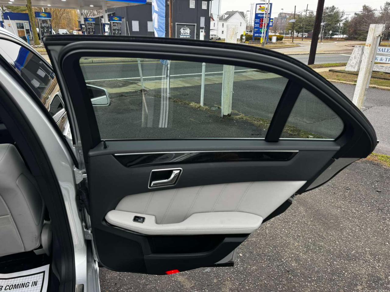 Mercedes-Benz E-Class 4dr Sdn E 550 Sport 4MATIC 2010