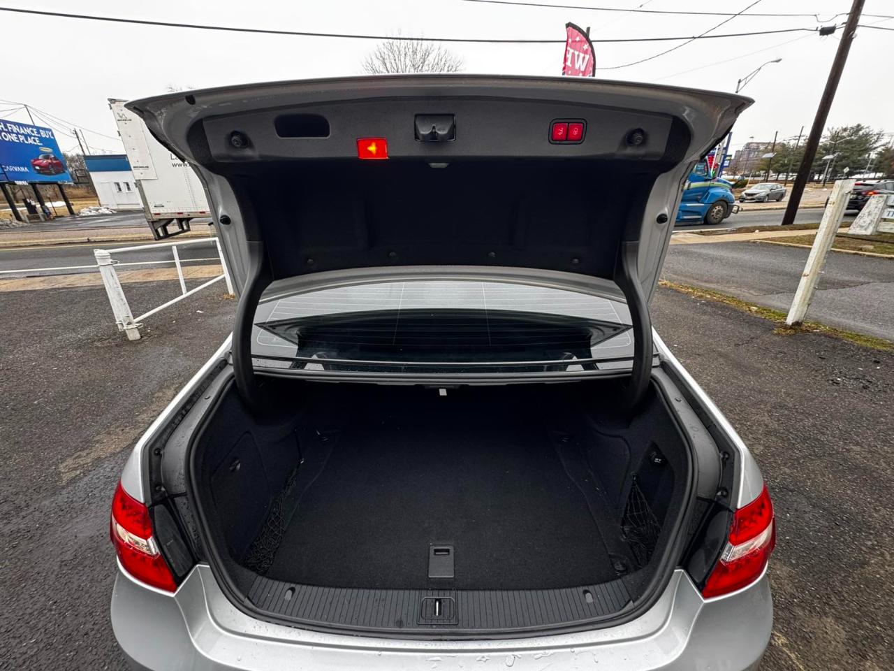 Mercedes-Benz E-Class 4dr Sdn E 550 Sport 4MATIC 2010