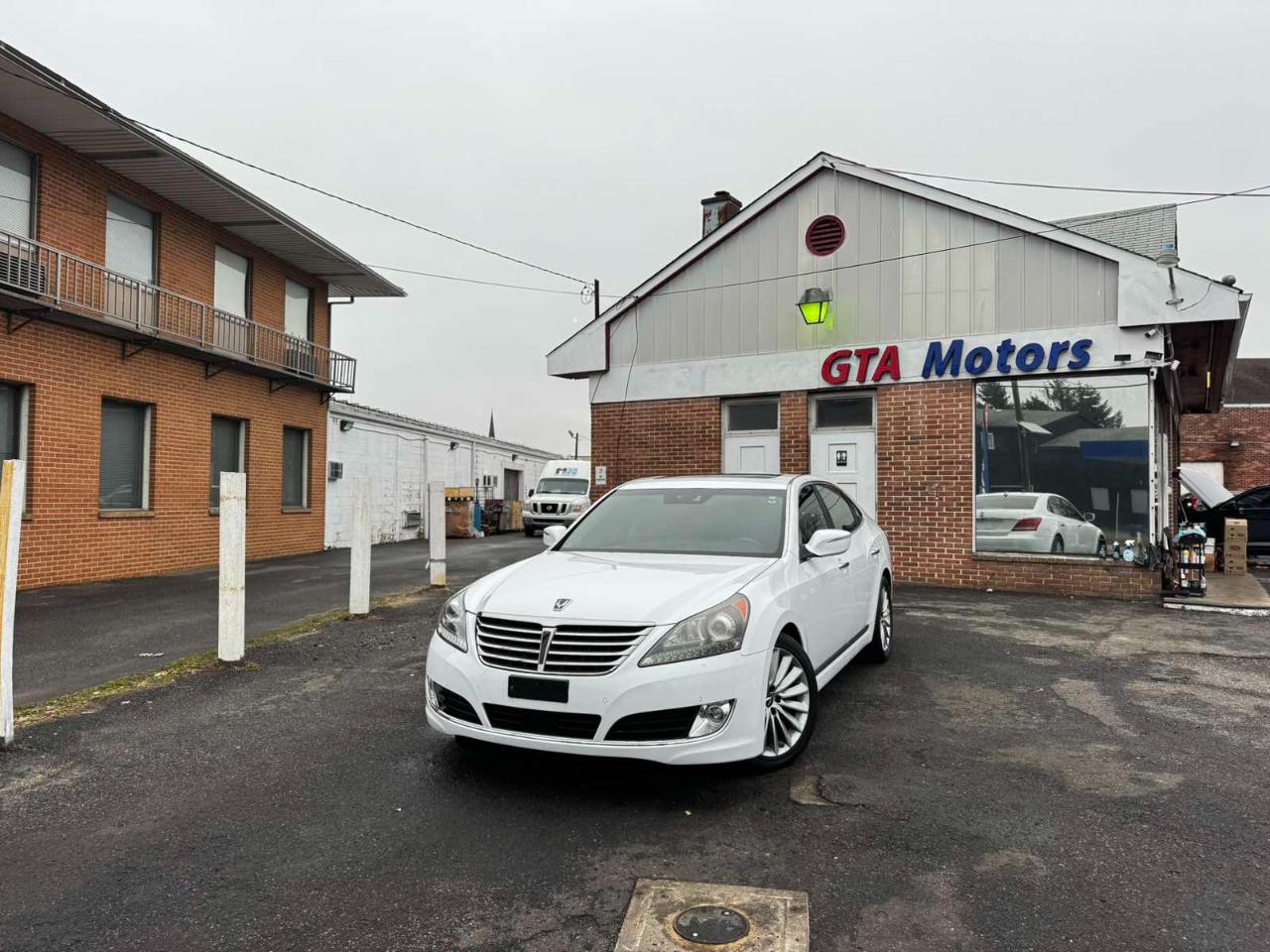 Hyundai Equus 4dr Sdn Signature 2016