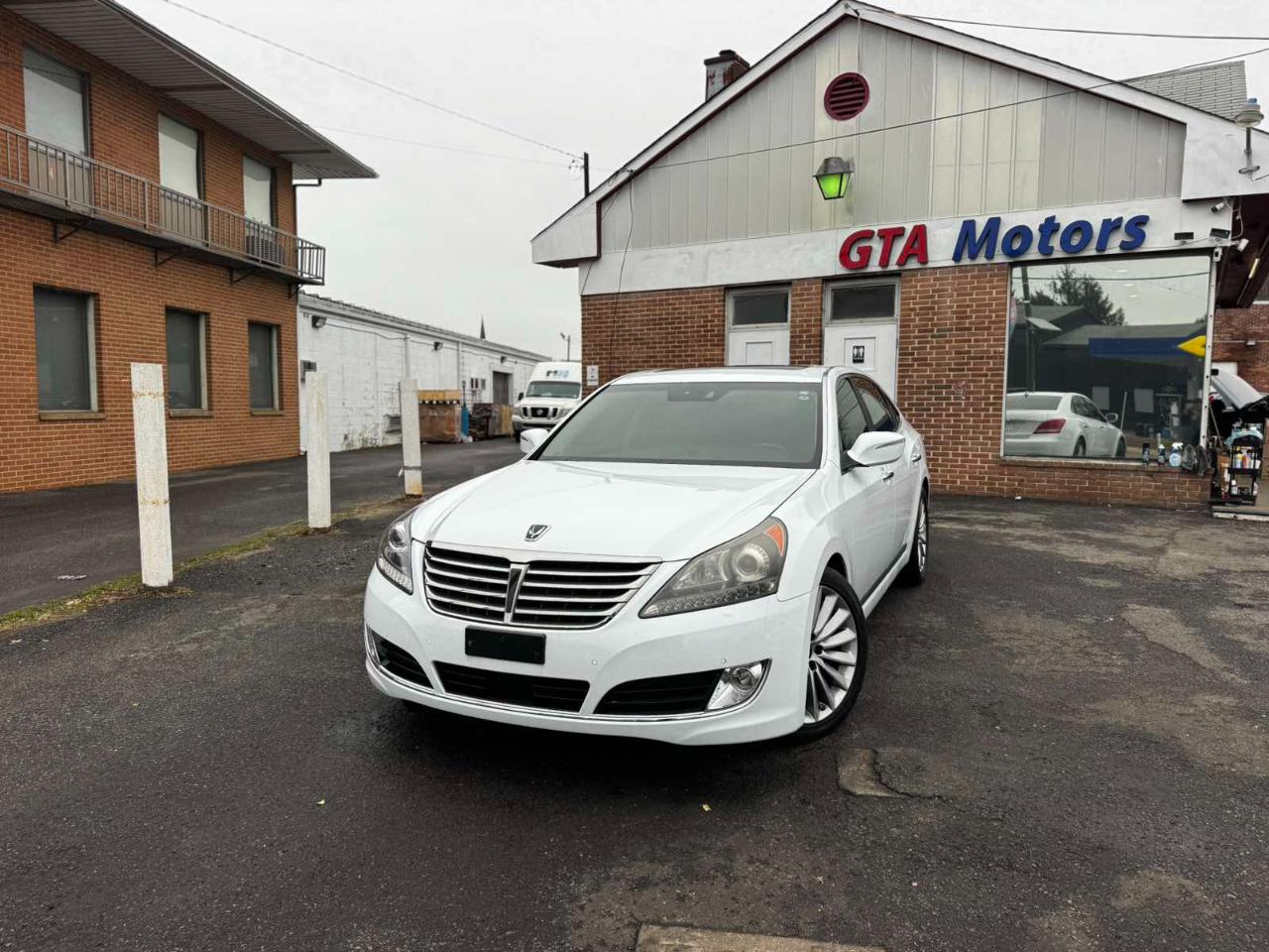 Hyundai Equus 4dr Sdn Signature 2016